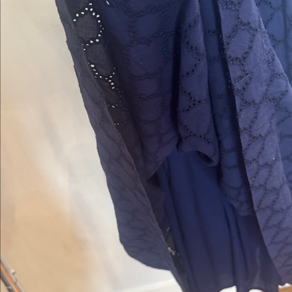 Crown & Ivy Elegant midnight blue Sleeveless Dress. Lined and overlace. Size L. - Picture 9 of 13